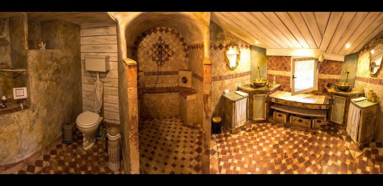 La Medievale Du Luberon Couette-café *