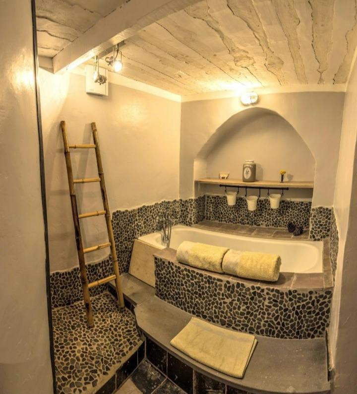 La Medievale Du Luberon Couette-café Roussillon en Isere